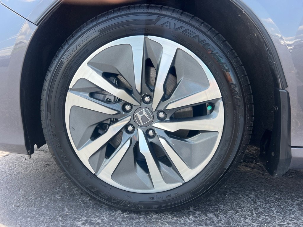 Used 2018 Honda Accord Touring image 39