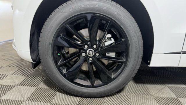 New 2026 Jaguar F-PACE R-Dynamic S AWD/4WD image 9