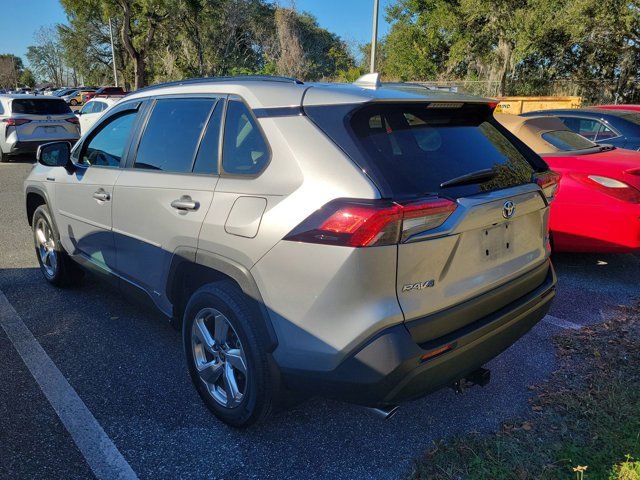 Used 2021 Toyota RAV4 XLE Premium image 6