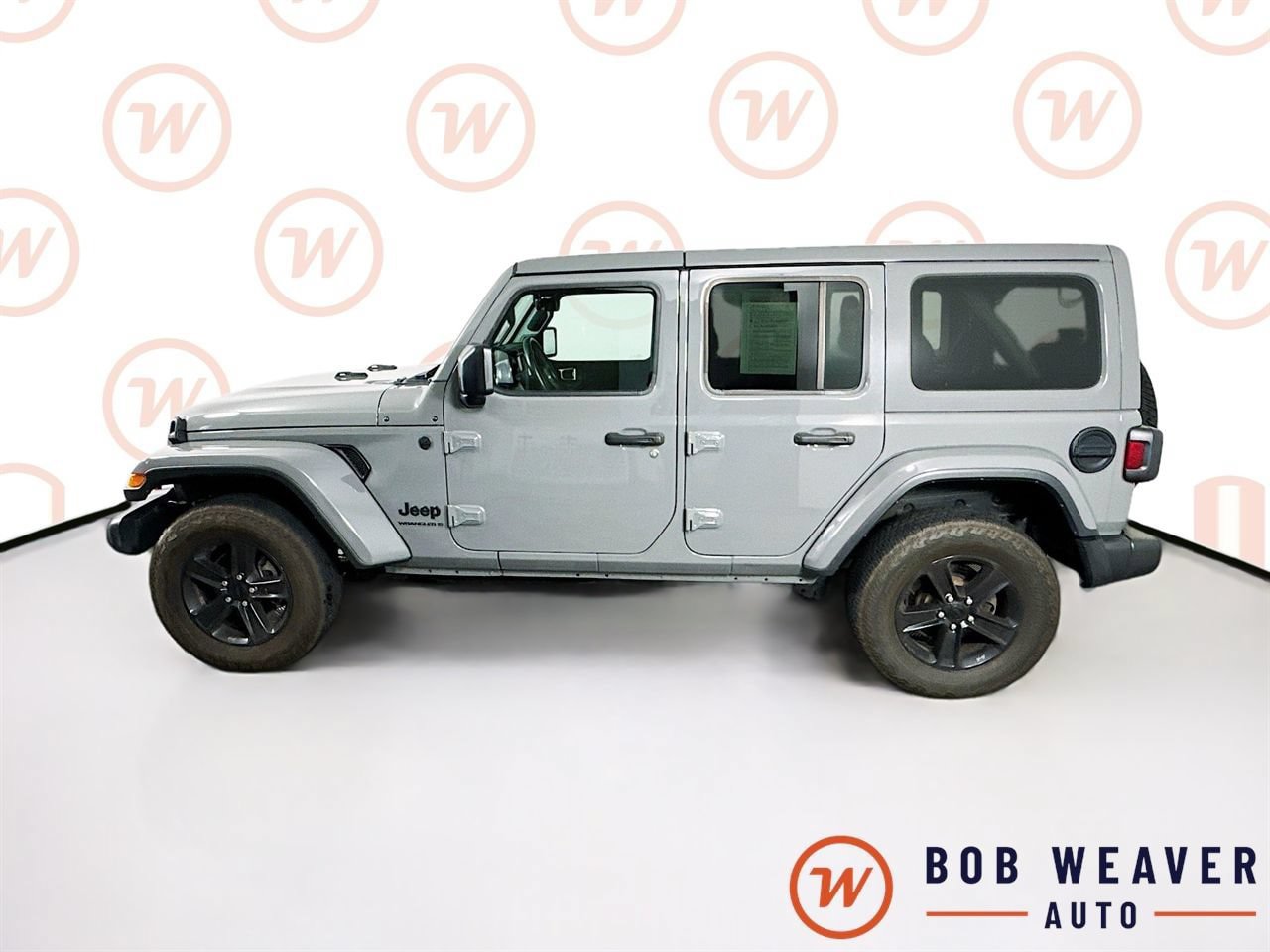 Used 2023 Jeep Wrangler Unlimited Sahara AWD/4WD image 4