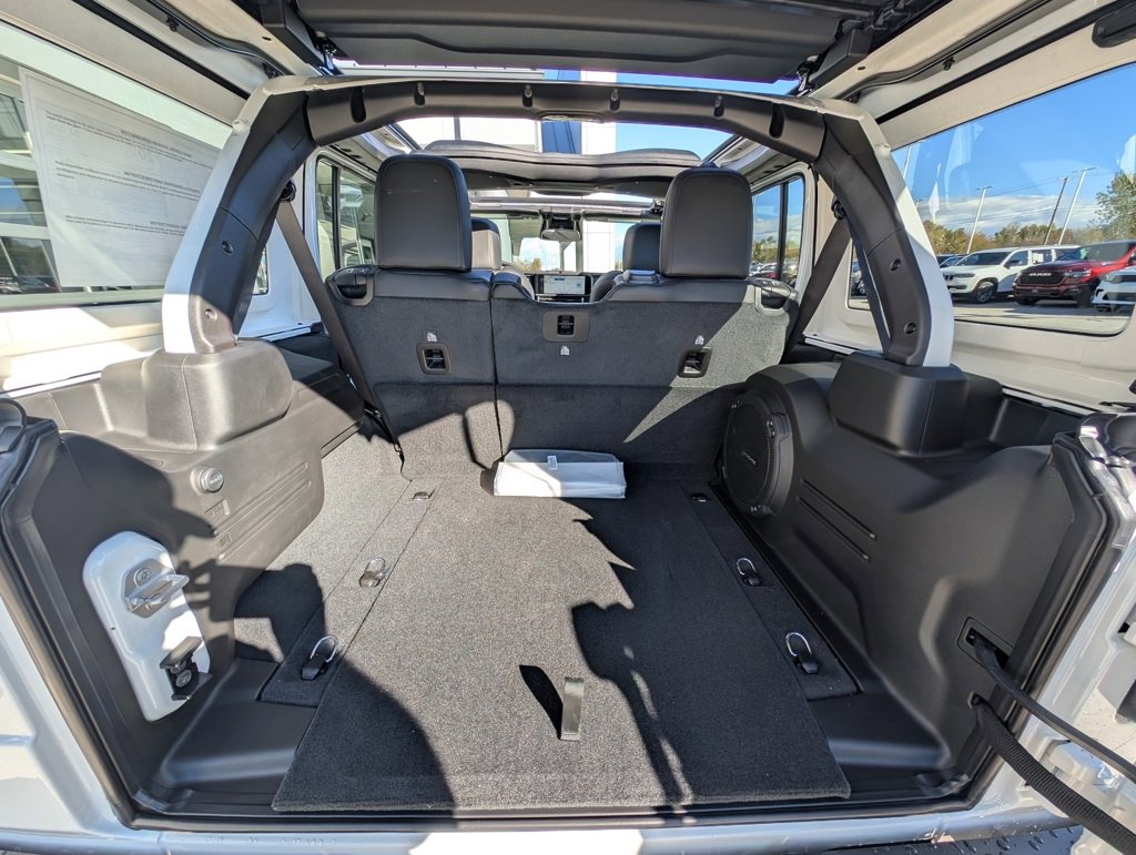 New 2026 Jeep Wrangler Unlimited Rubicon image 13