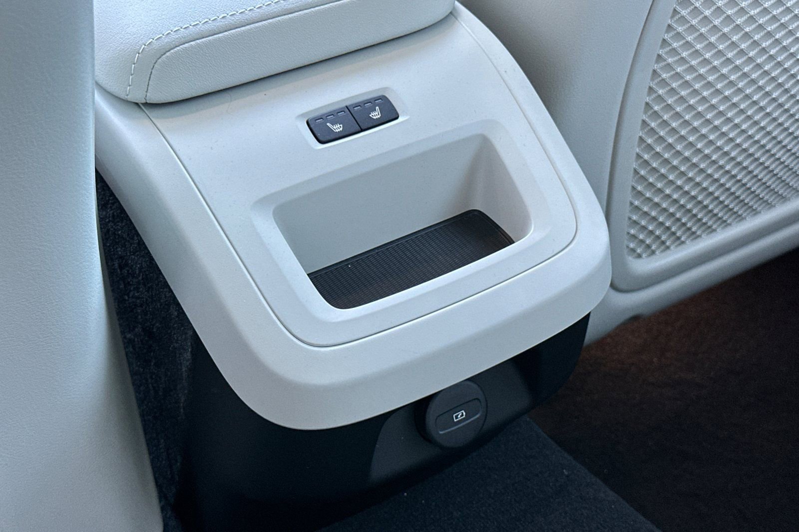 Certified 2026 Volvo V60 B5 Cross Country Plus w/ Climate Package image 13