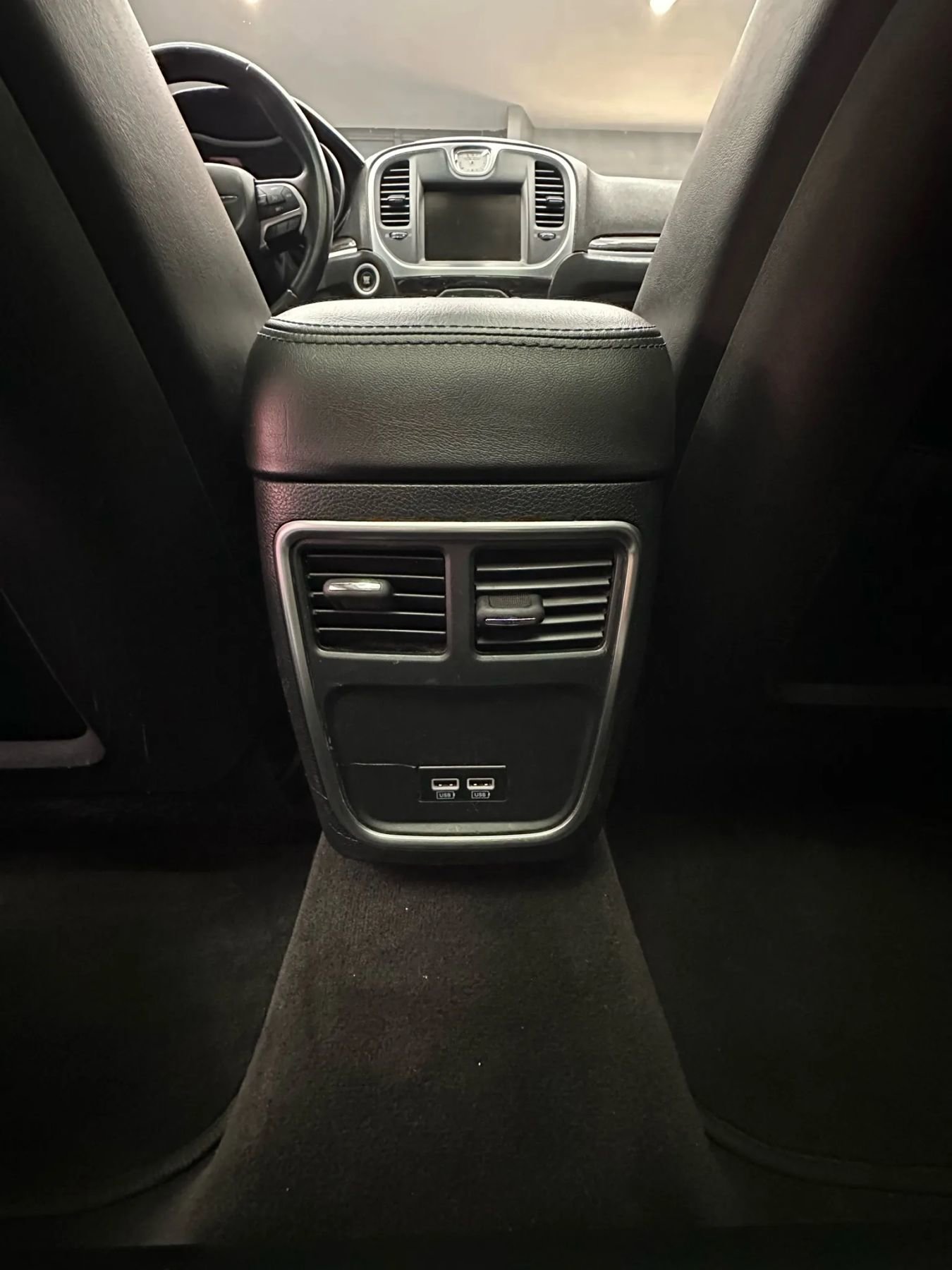 Used 2016 Chrysler 300 Limited image 26