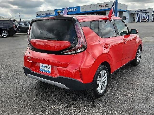 Used 2023 Kia Soul LX FWD image 4