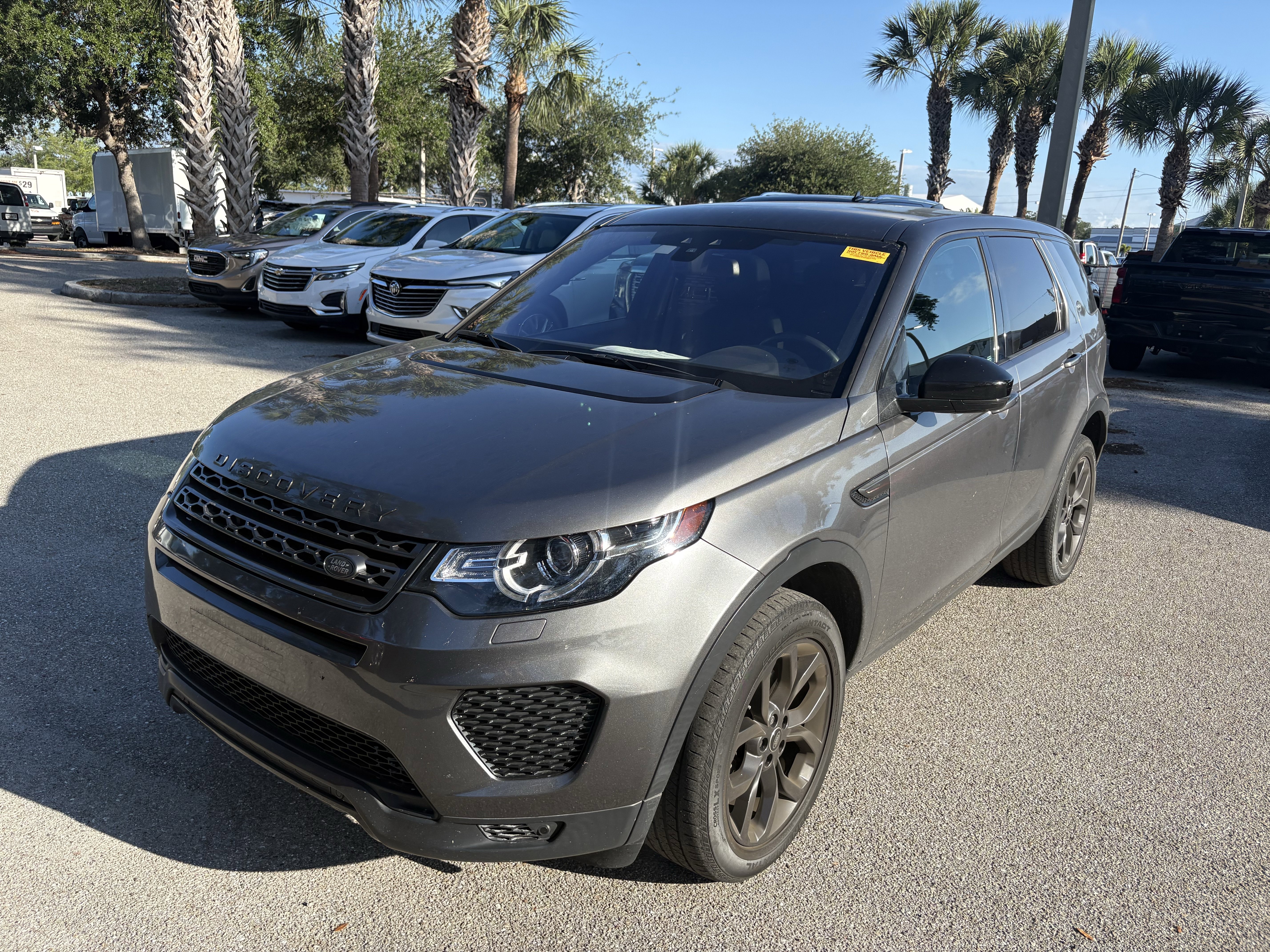 Used 2019 Land Rover Discovery Sport HSE AWD/4WD image 3