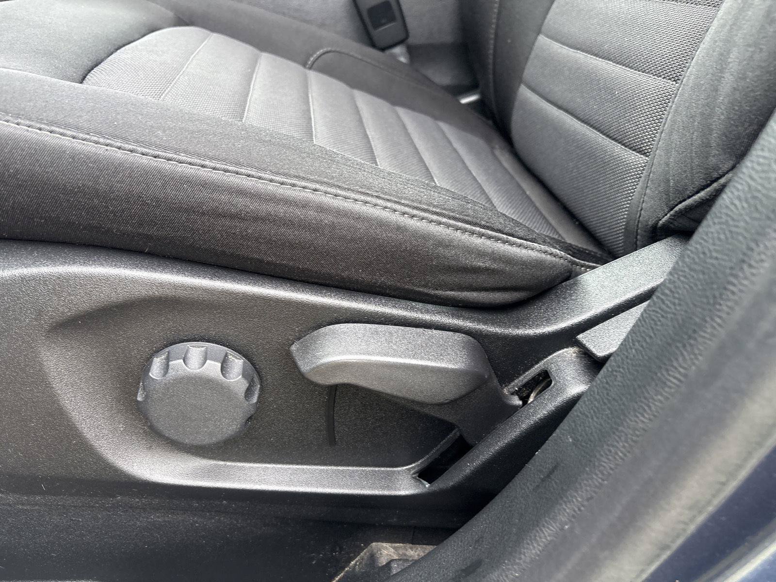 Used 2019 Ford Edge SE FWD image 14