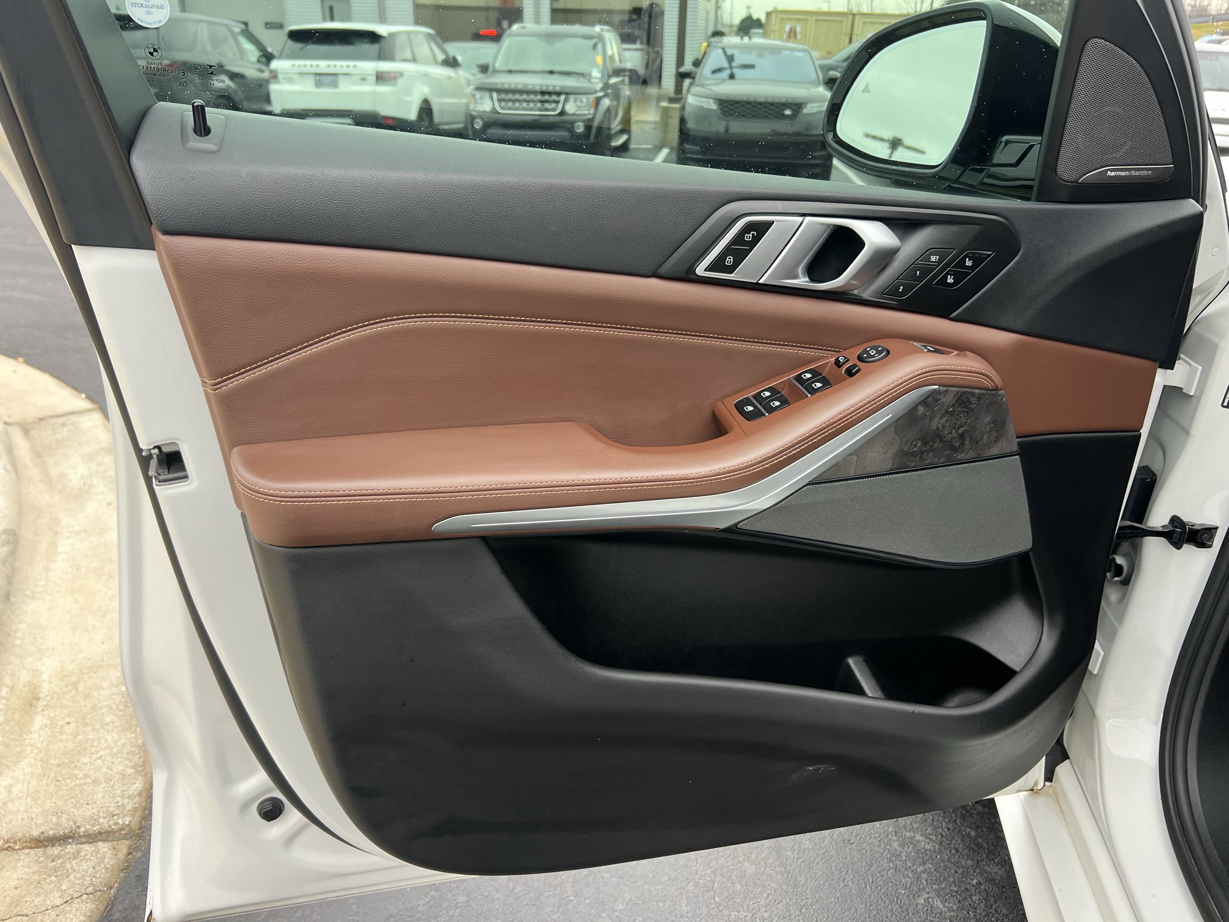 Used 2019 BMW X5 xDrive40i w/ M Sport Package image 14