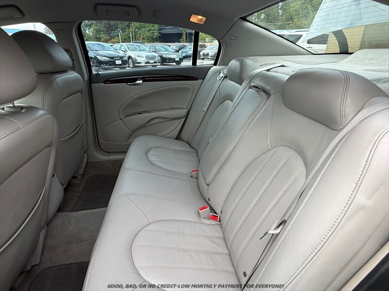 Used 2011 Buick Lucerne CXL FWD image 13