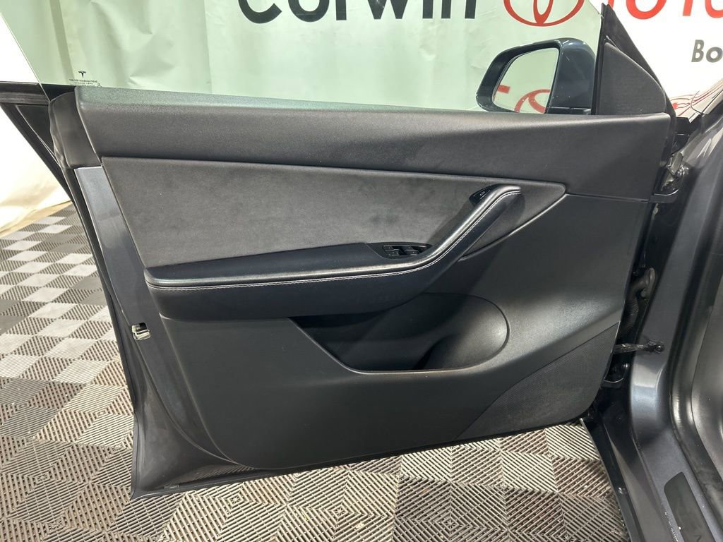 Used 2021 Tesla Model Y Long Range image 21