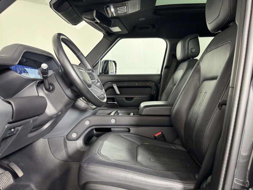 Used 2022 Land Rover Defender 110 X-Dynamic HSE image 4