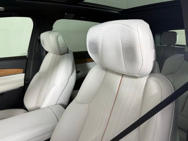 New 2026 Cadillac Vistiq Sport image 6