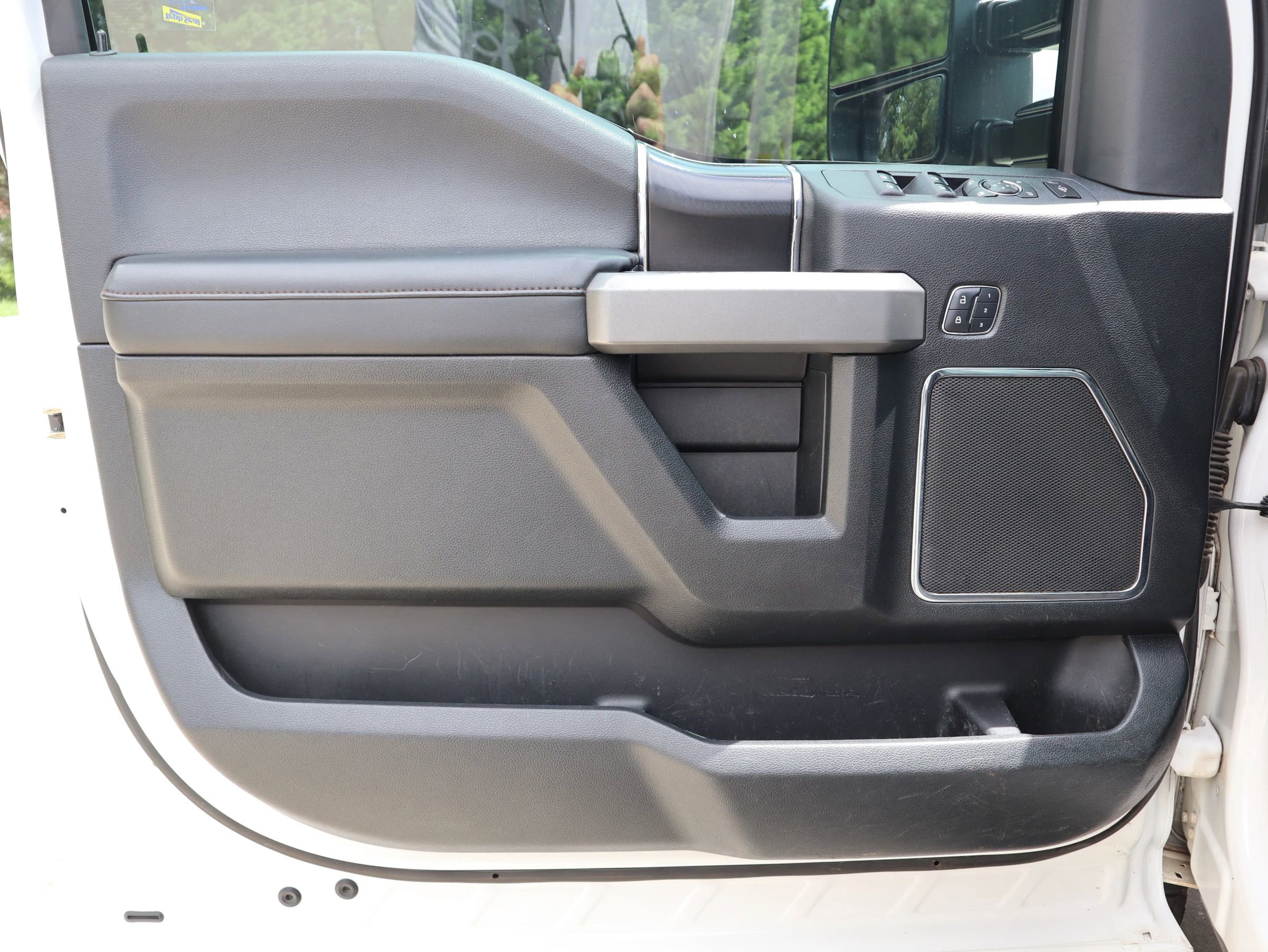 Used 2018 Ford F250 Platinum w/ Platinum Ultimate Package image 28