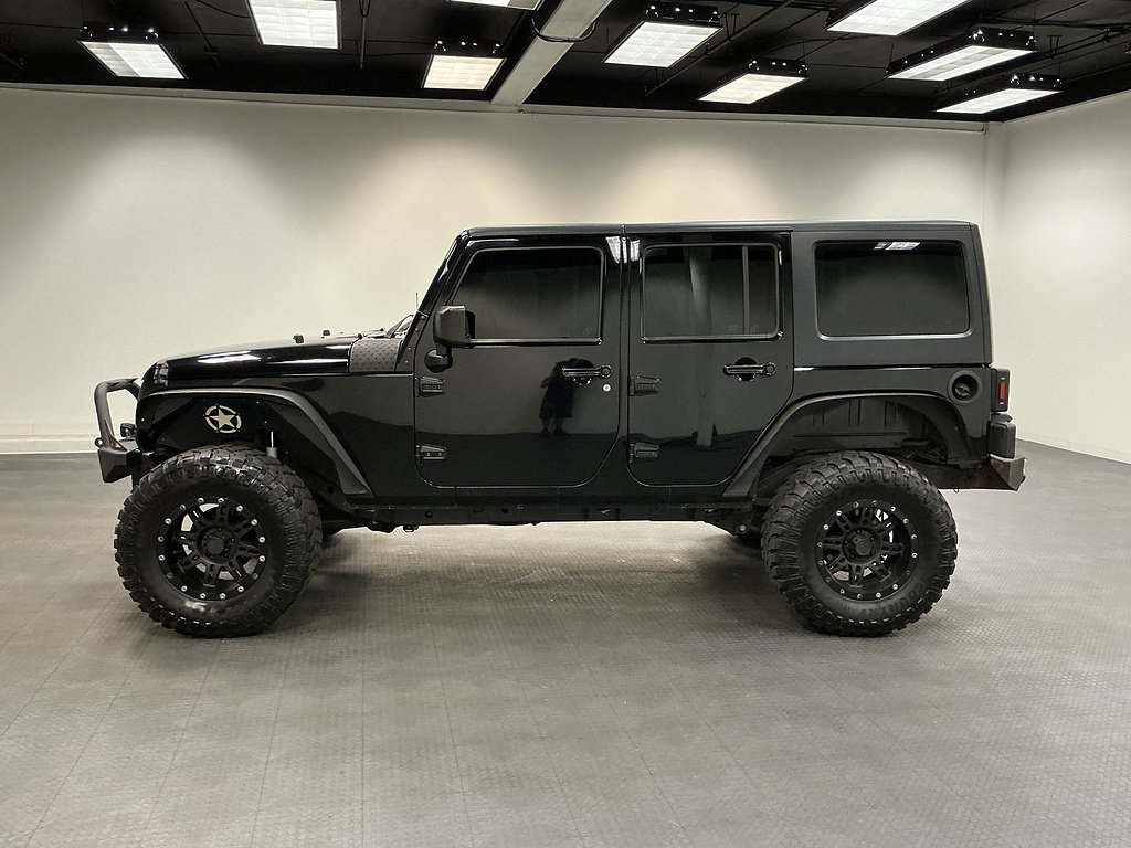 Used 2015 Jeep Wrangler Unlimited Sport w/ Max Tow Package AWD/4WD image 2