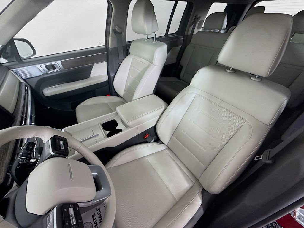 Used 2024 Hyundai Santa Fe Limited FWD image 11