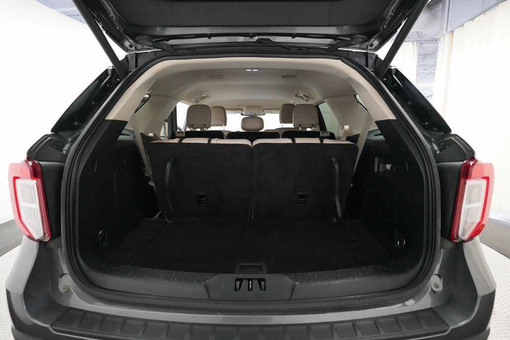 Used 2023 Ford Explorer XLT w/ Equipment Group 202A image 10