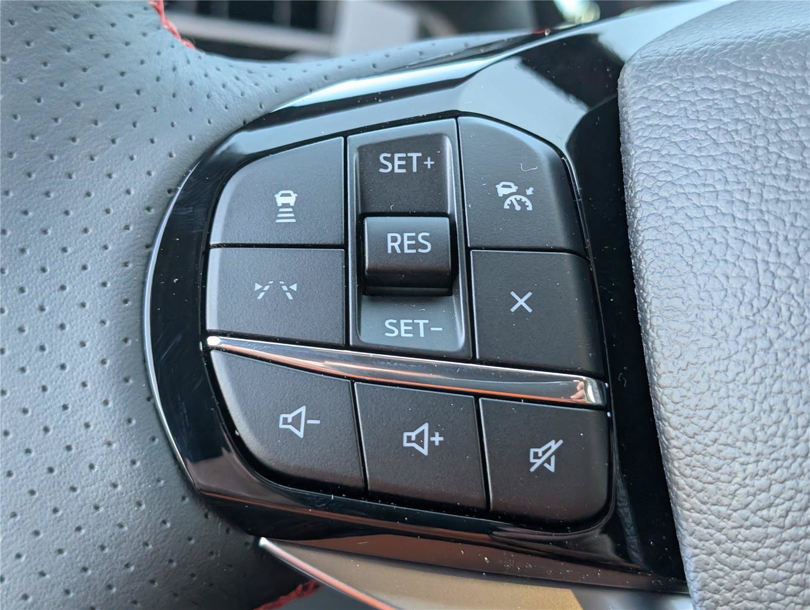 New 2026 Ford Explorer ST-Line w/ ST-Line Street Pack RWD image 20