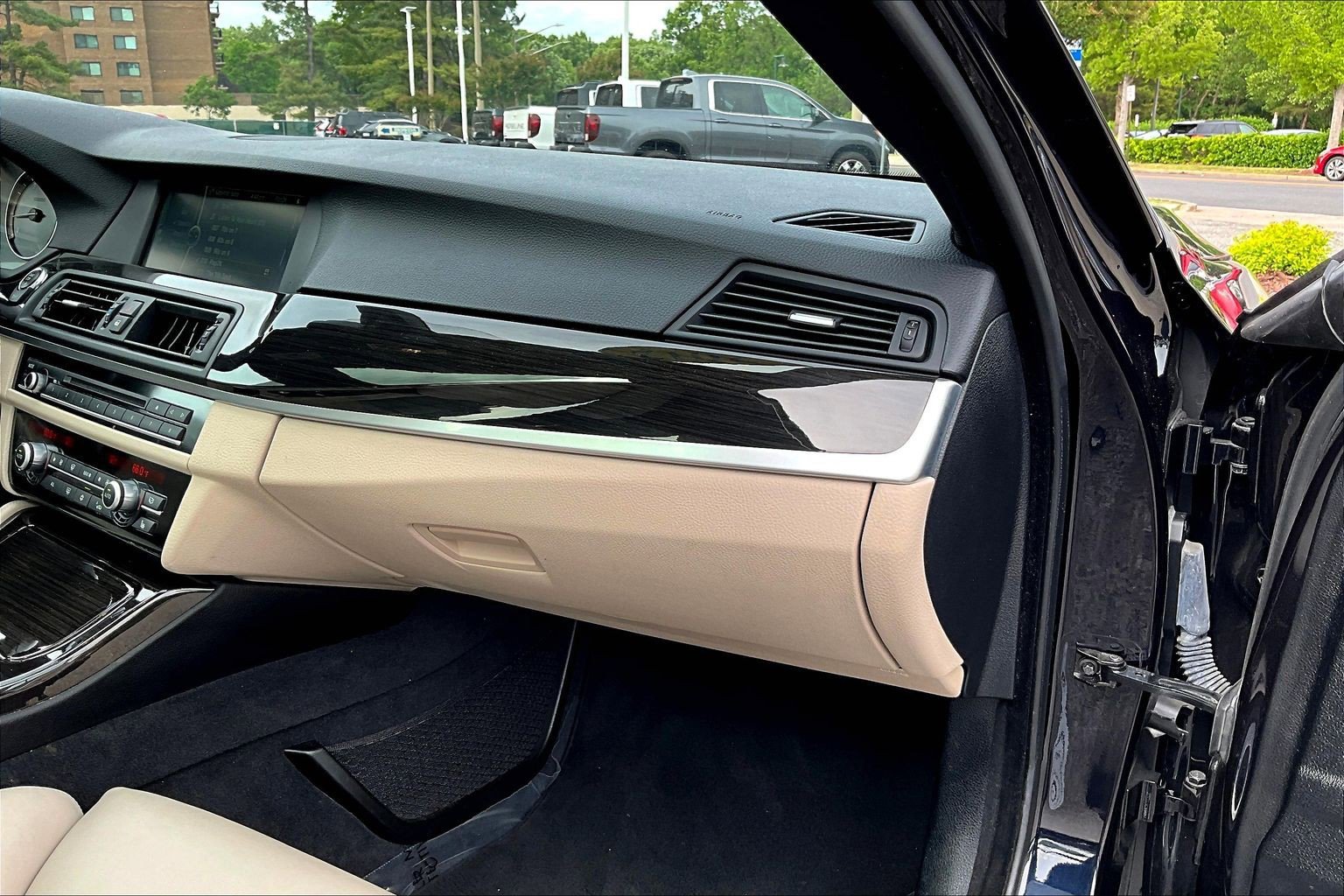 Used 2012 BMW 528i Sedan RWD image 16