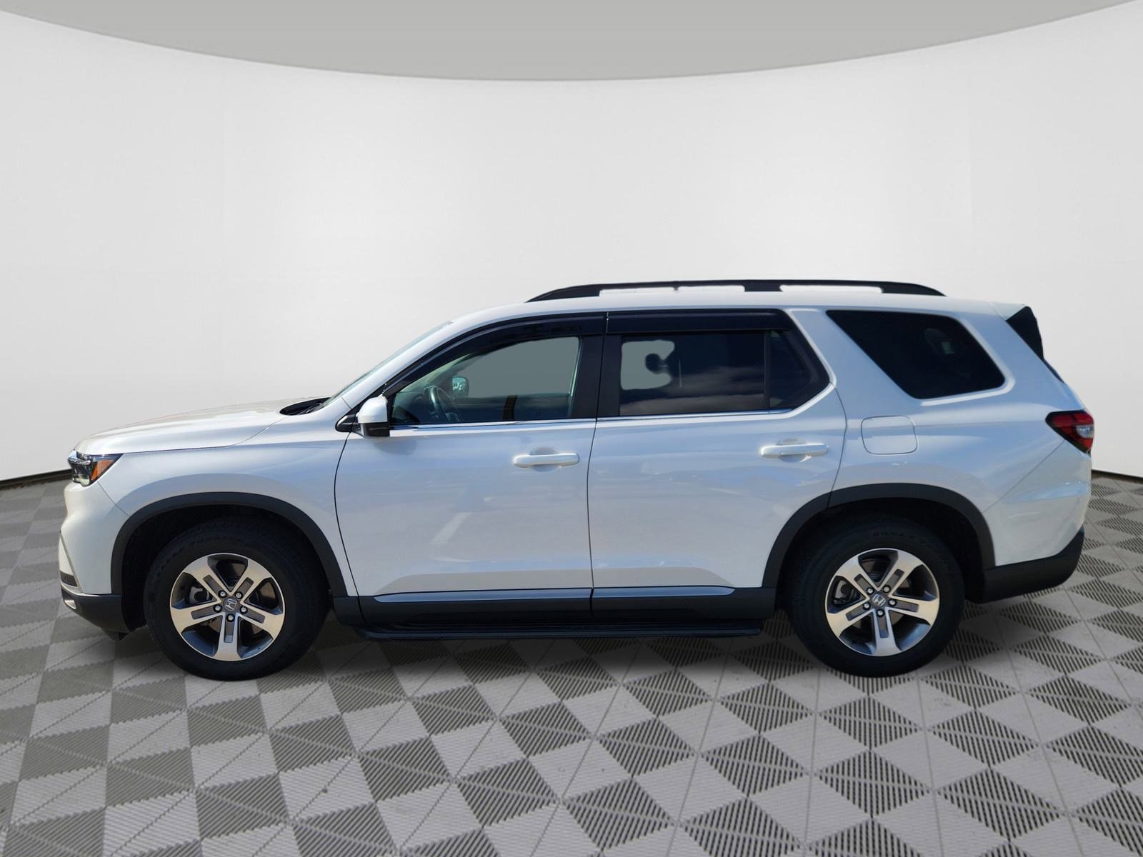 Certified 2025 Honda Pilot EX-L image 5