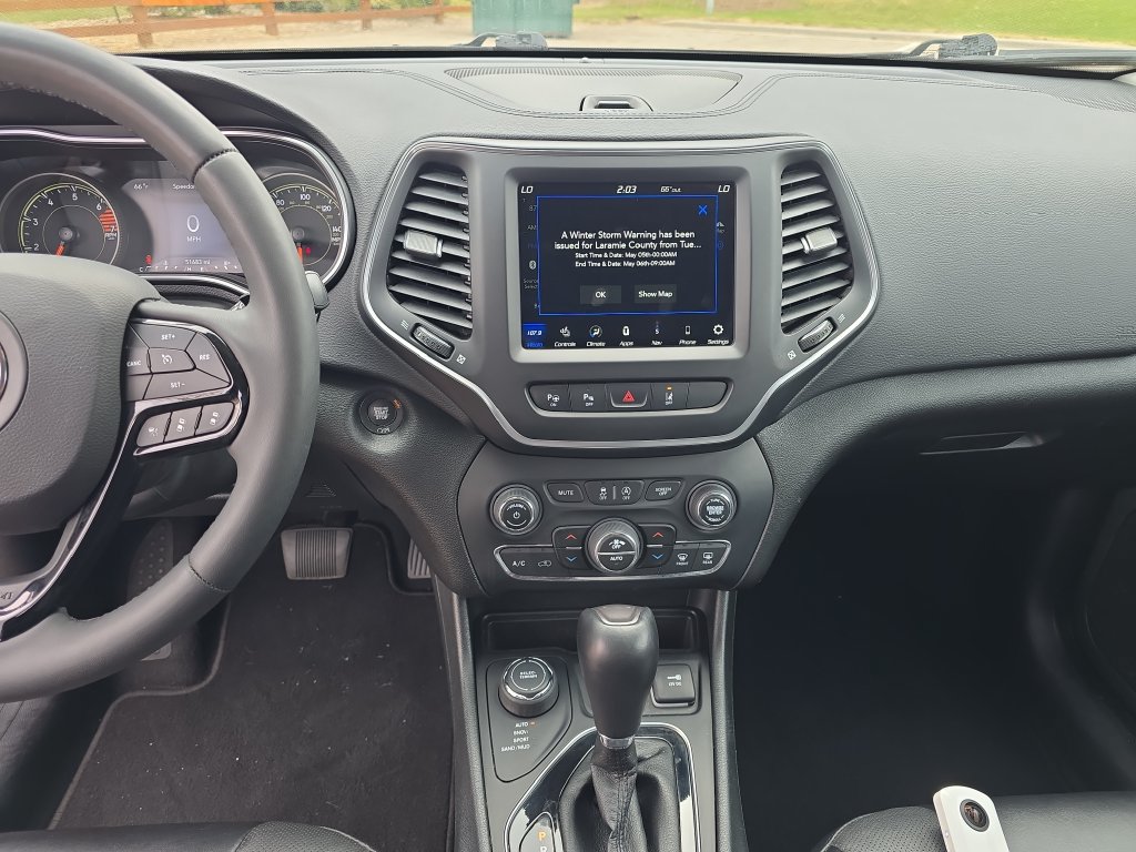 Used 2023 Jeep Cherokee Altitude Lux AWD/4WD image 19