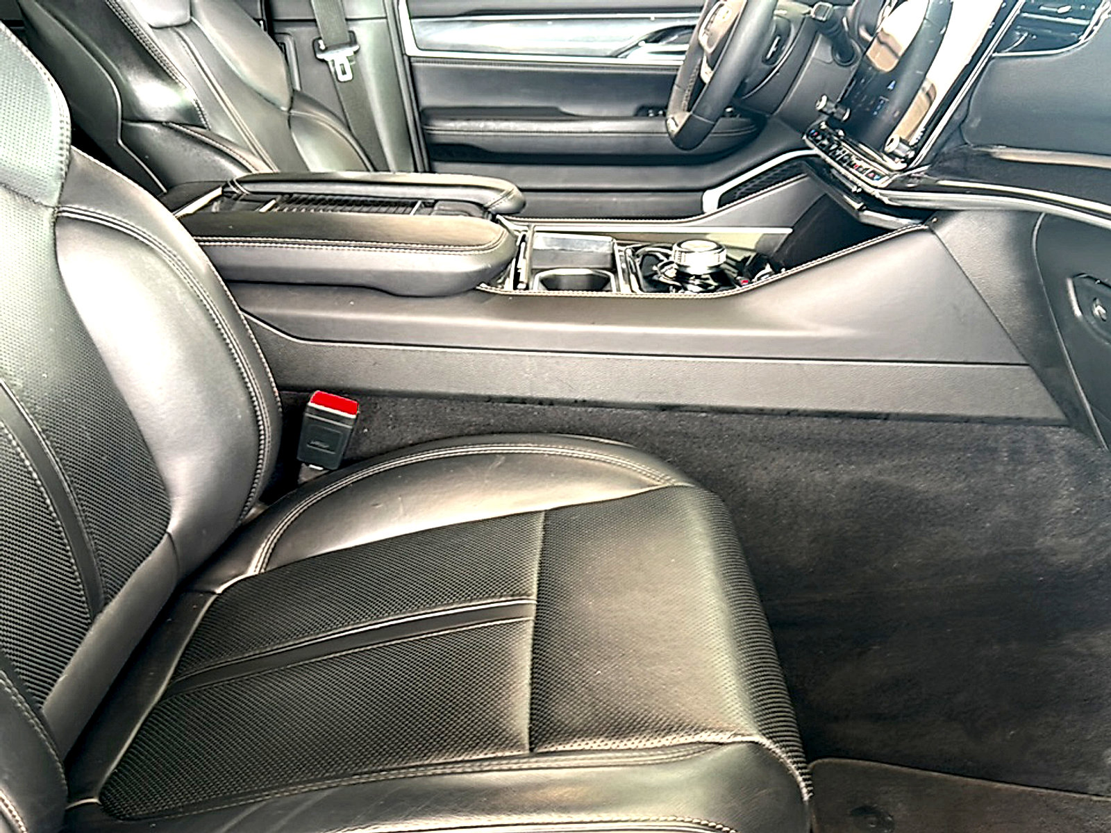 Used 2022 Jeep Wagoneer Series I w/ Convenience Group I RWD image 25