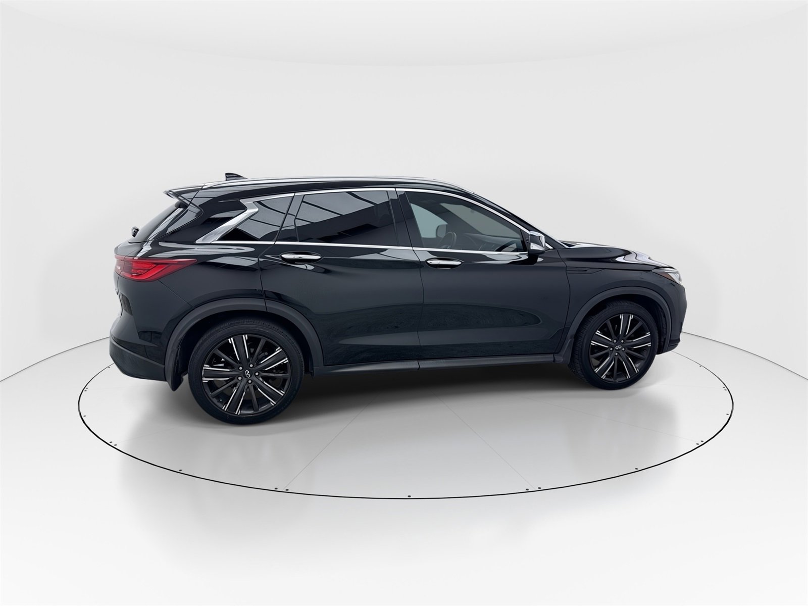 Used 2022 INFINITI QX50 Luxe w/ Appearance Package image 8
