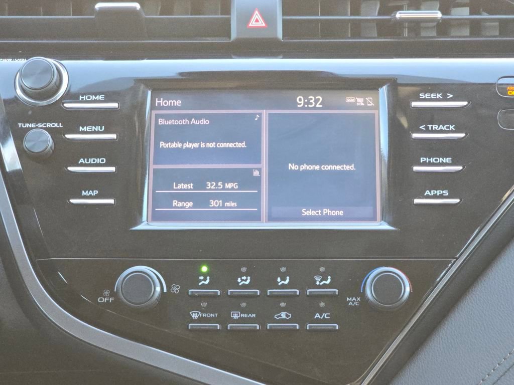 Used 2019 Toyota Camry LE image 18