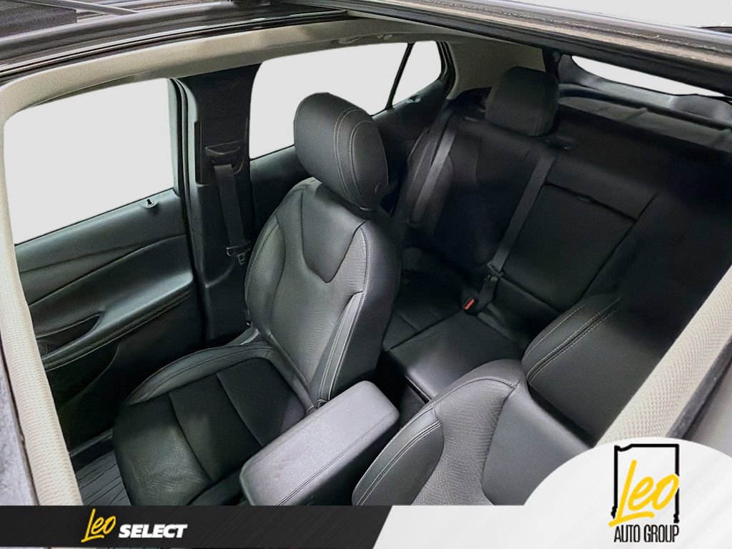 Used 2023 Buick Encore GX Essence w/ Experience Buick Package image 21