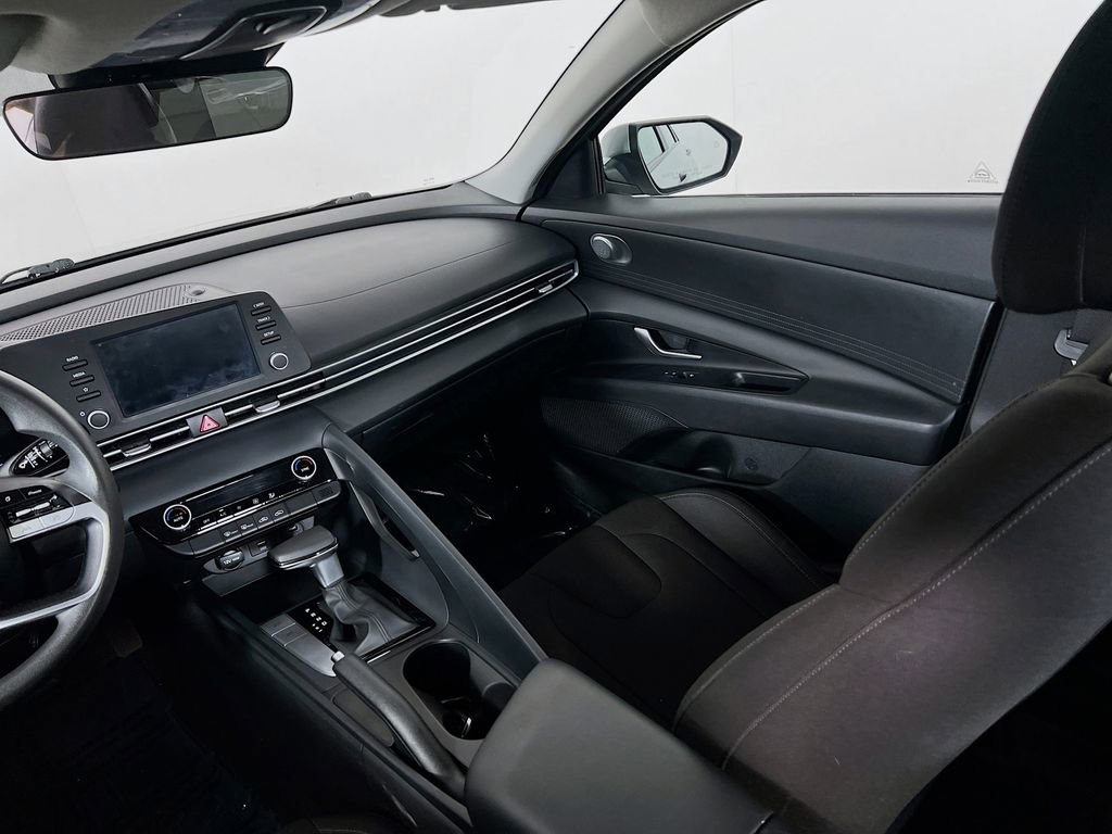 Certified 2021 Hyundai Elantra SEL FWD image 21
