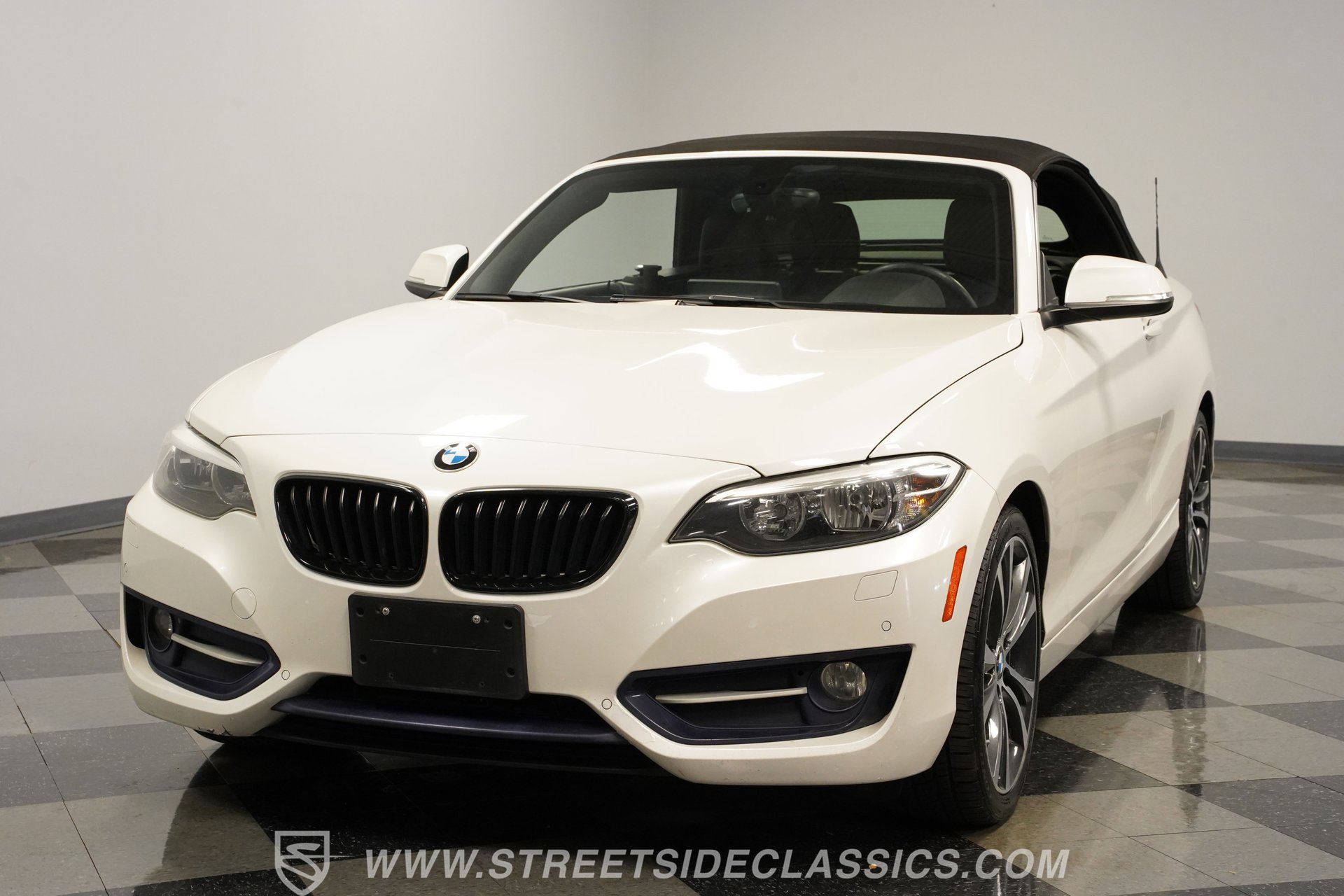 Used 2017 BMW 230i Convertible RWD image 18
