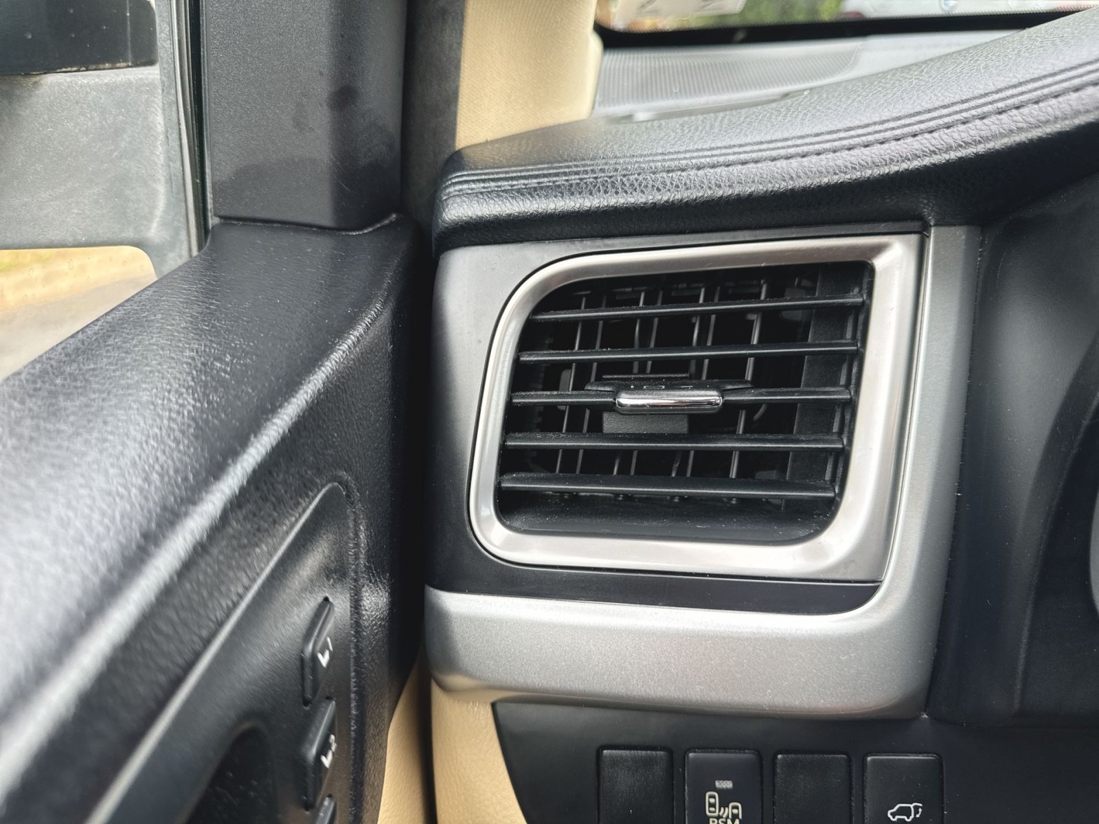 Used 2015 Toyota Highlander Limited AWD/4WD image 28