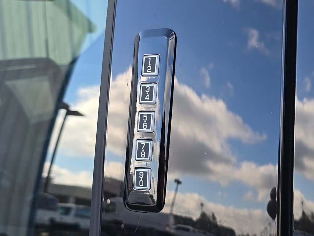 Used 2024 Ford F150 Platinum w/ FX4 Off-Road Package image 37