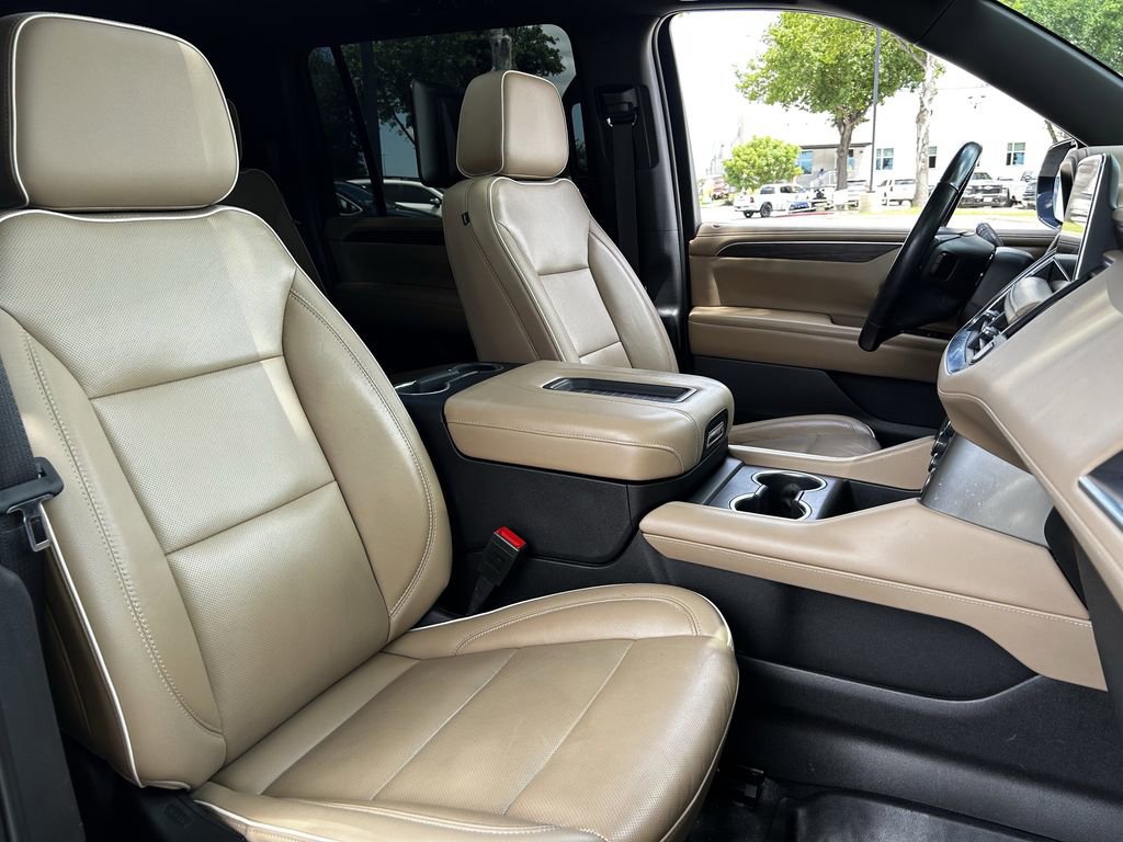 Used 2021 Chevrolet Suburban Premier w/ Premium Package AWD/4WD image 31