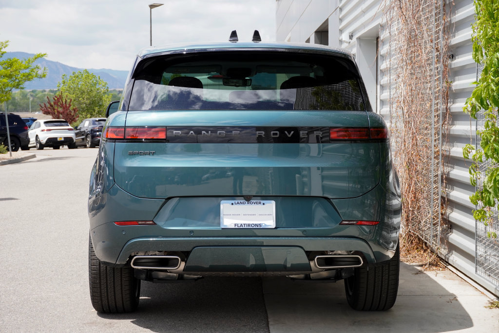 New 2026 Land Rover Range Rover Sport Dynamic SE AWD/4WD image 6