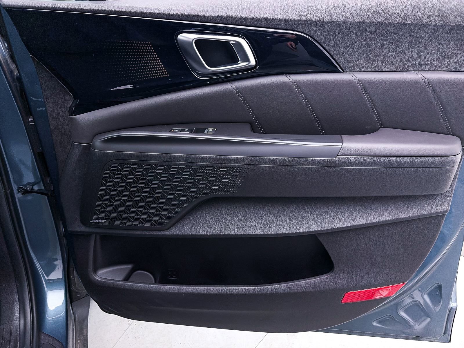 Used 2025 Kia Carnival image 42