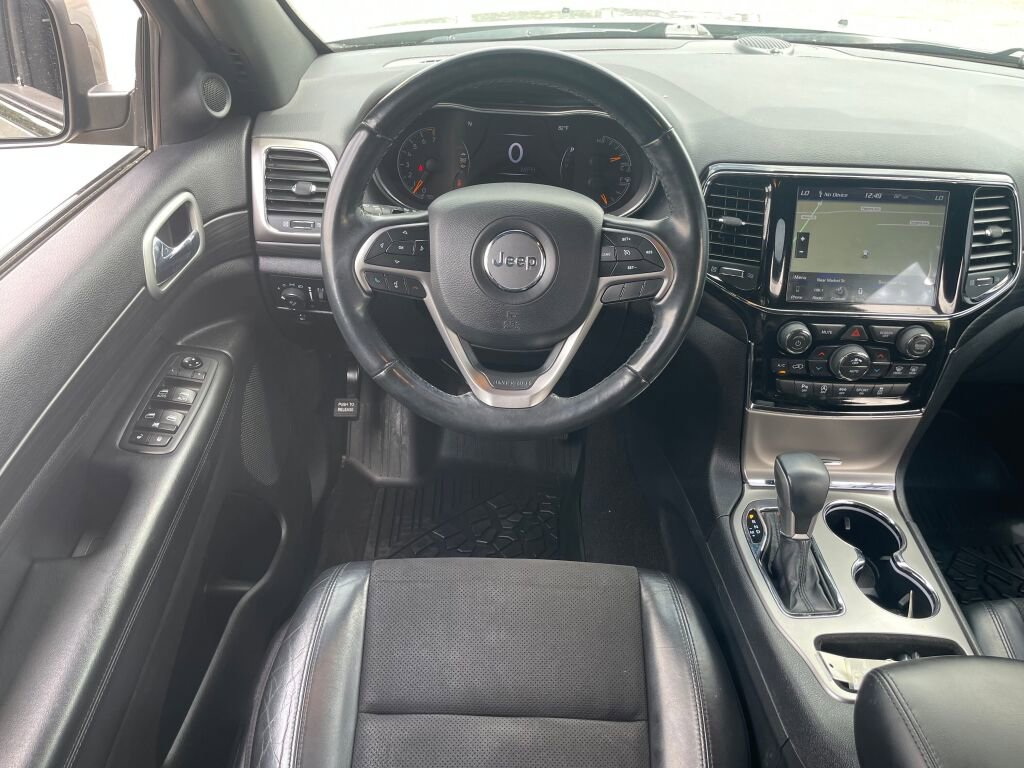 Used 2019 Jeep Grand Cherokee Altitude AWD/4WD image 2