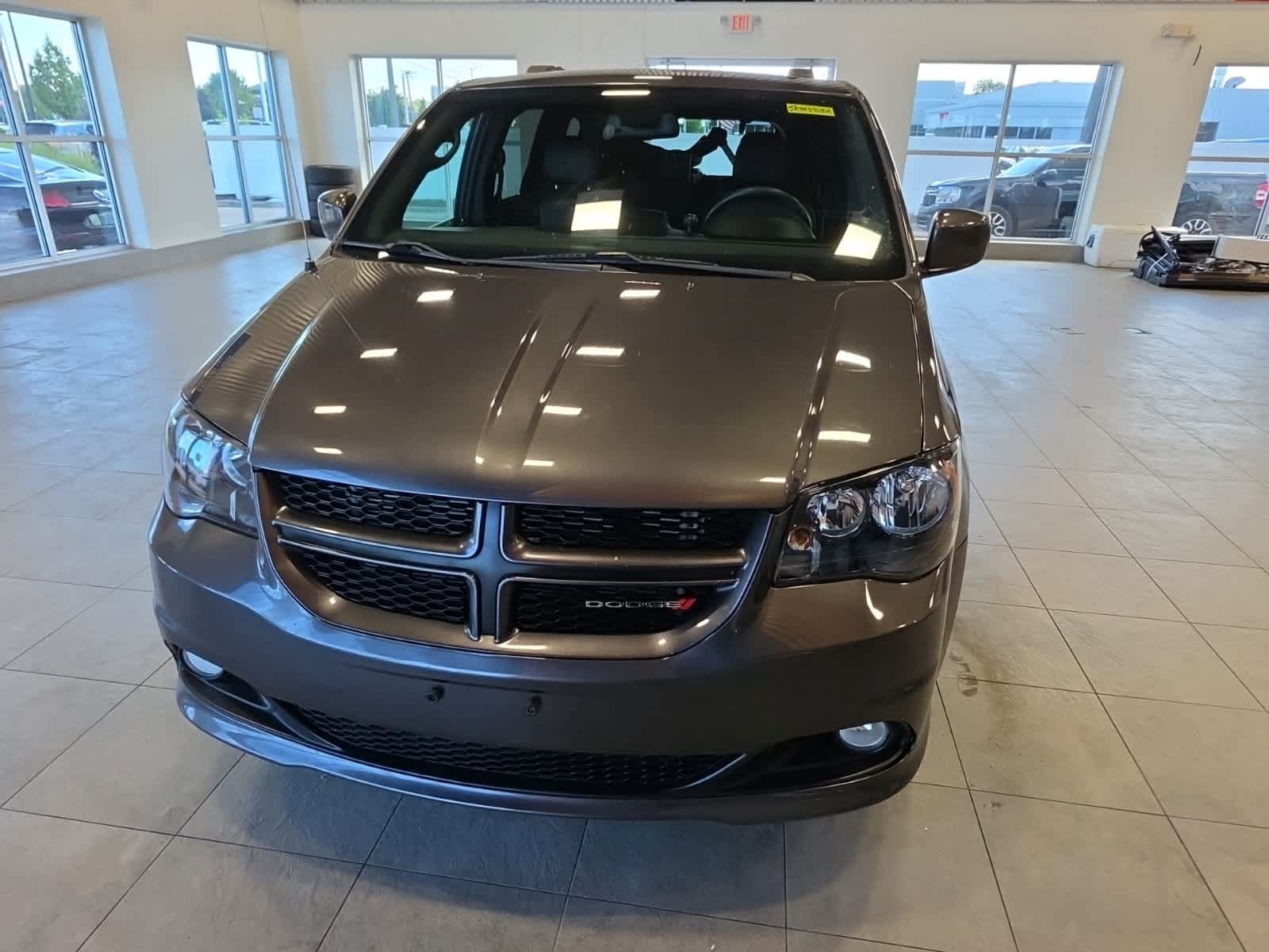 Used 2018 Dodge Grand Caravan GT FWD image 2
