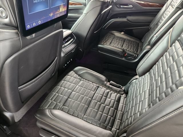 Used 2022 Cadillac Escalade Premium Luxury Platinum AWD/4WD image 31