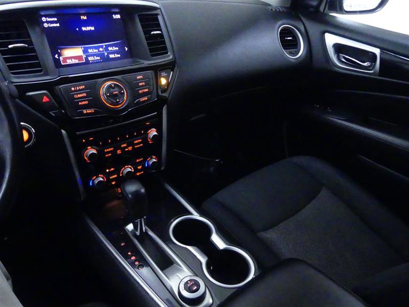 Used 2019 Nissan Pathfinder SV image 14