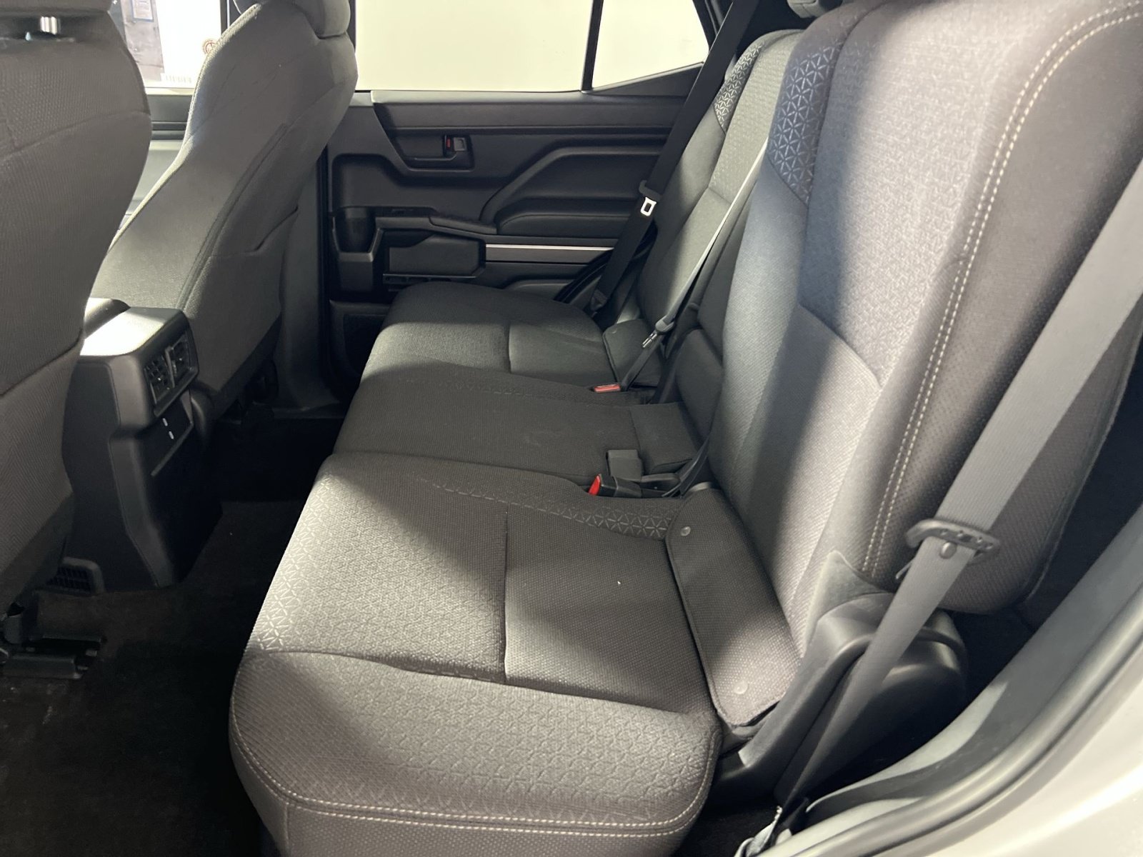 Used 2025 Toyota 4Runner SR5 AWD/4WD image 26
