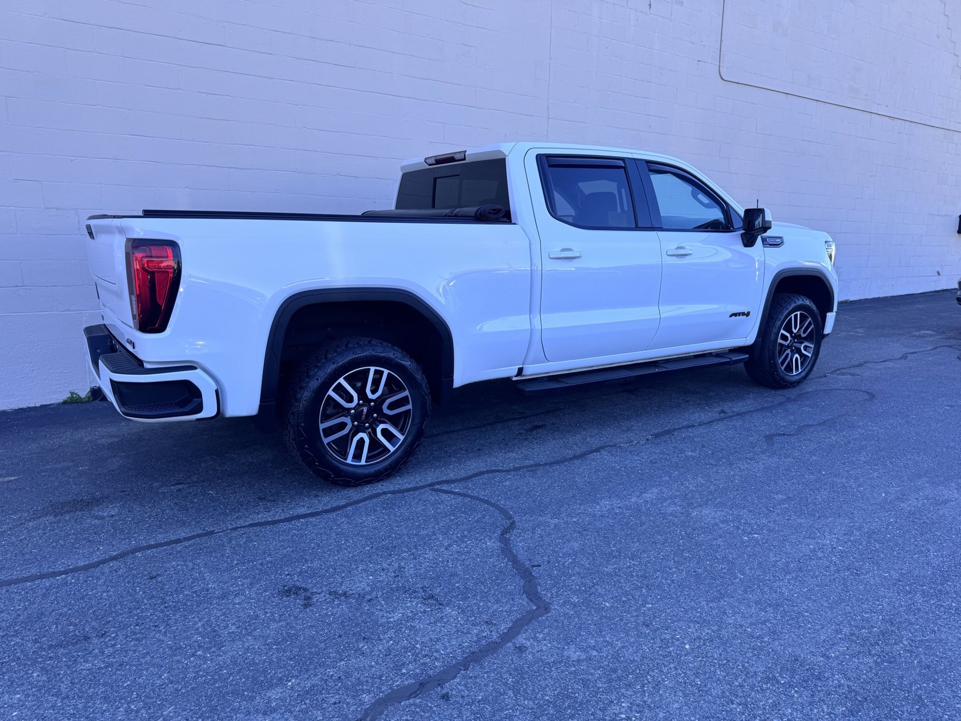 Used 2021 GMC Sierra 1500 AT4 w/ AT4 Preferred Package image 4