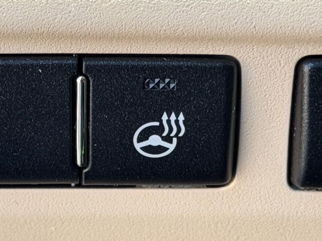 Used 2014 Lexus LS 460 w/ Comfort Package image 23