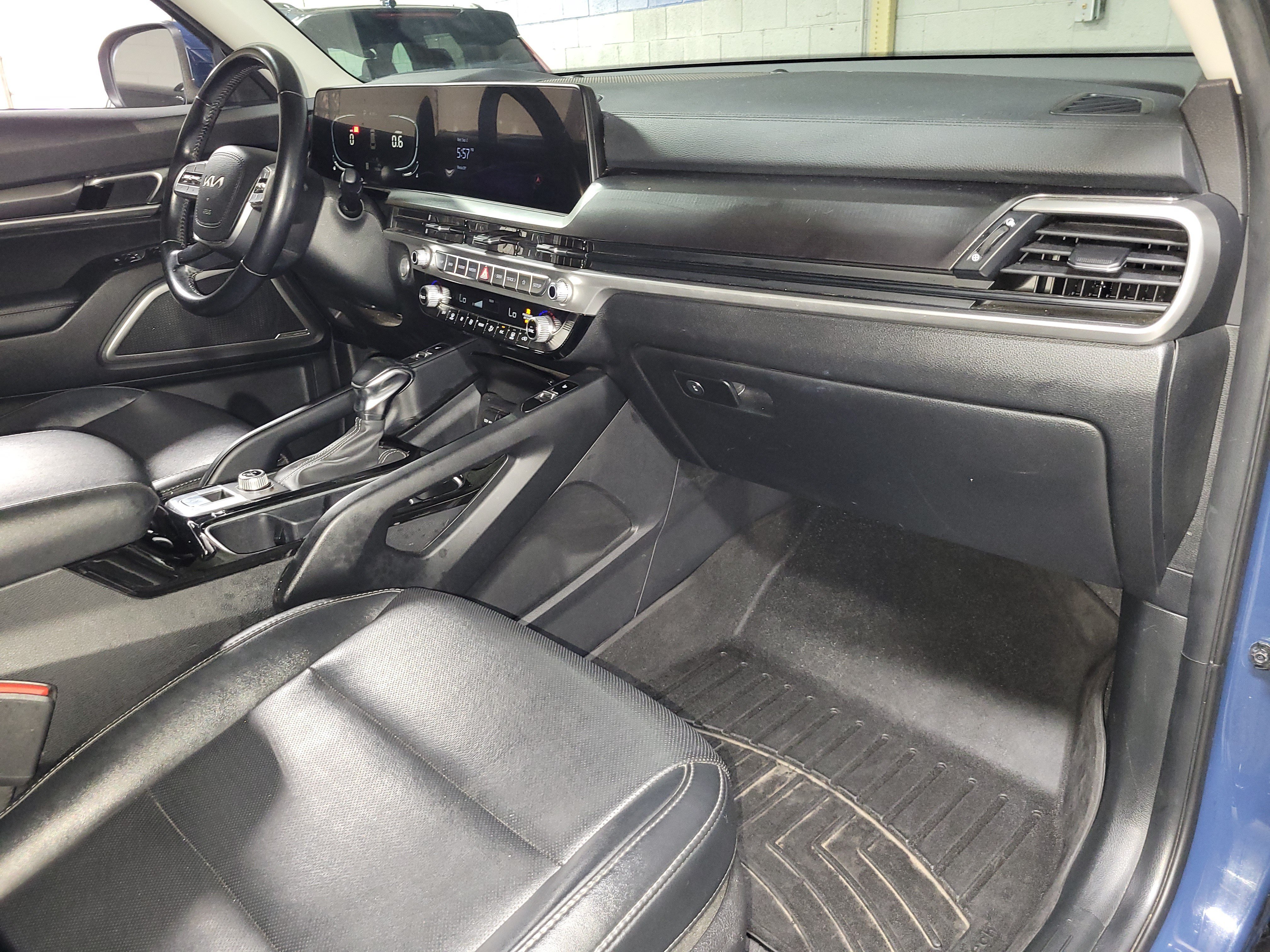 Used 2023 Kia Telluride S AWD/4WD image 11