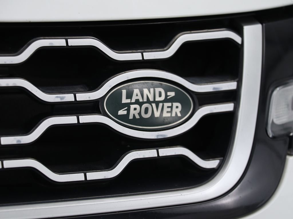 Used 2020 Land Rover Range Rover Evoque SE image 9