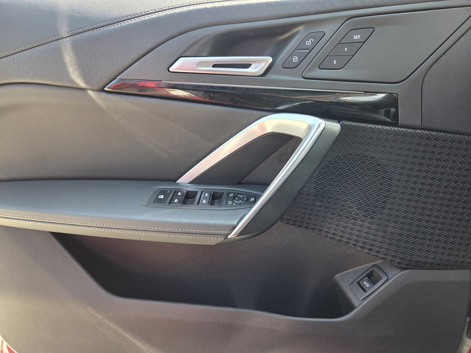 Certified 2025 BMW X2 xDrive28i image 21