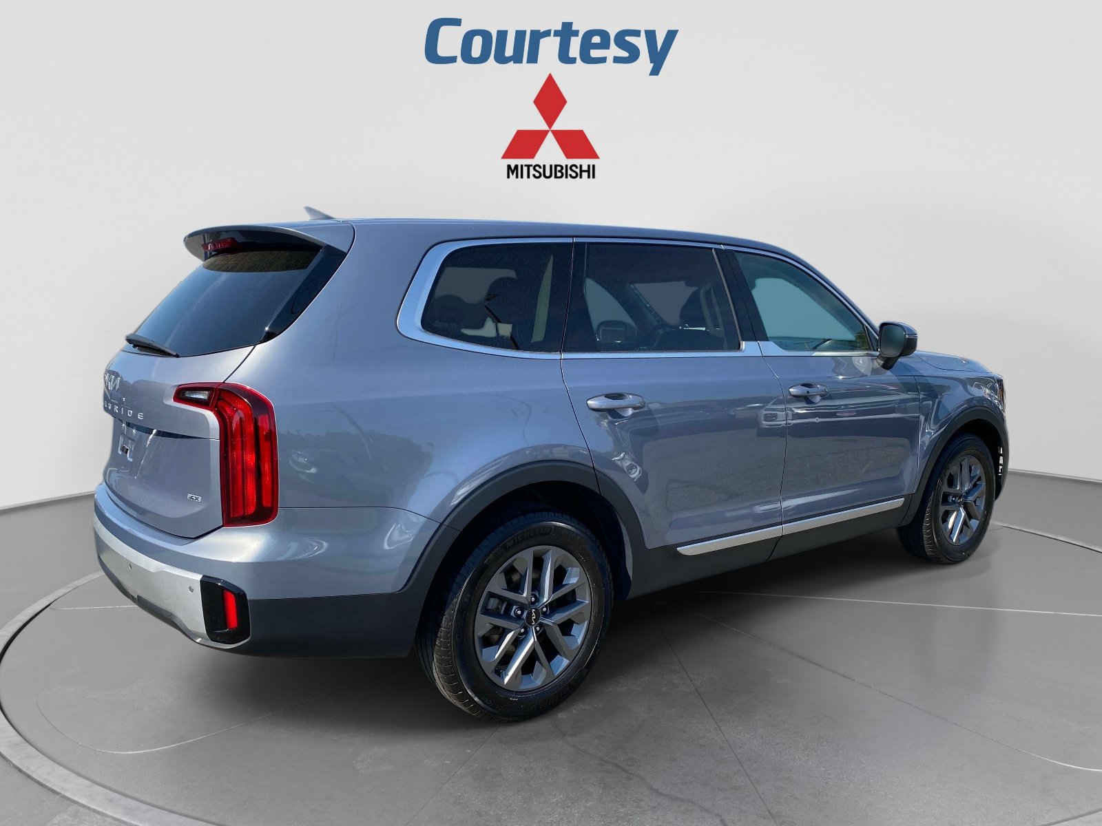 Used 2024 Kia Telluride LX AWD/4WD image 6