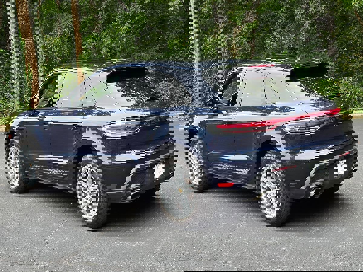 Used 2023 Porsche Macan image 4