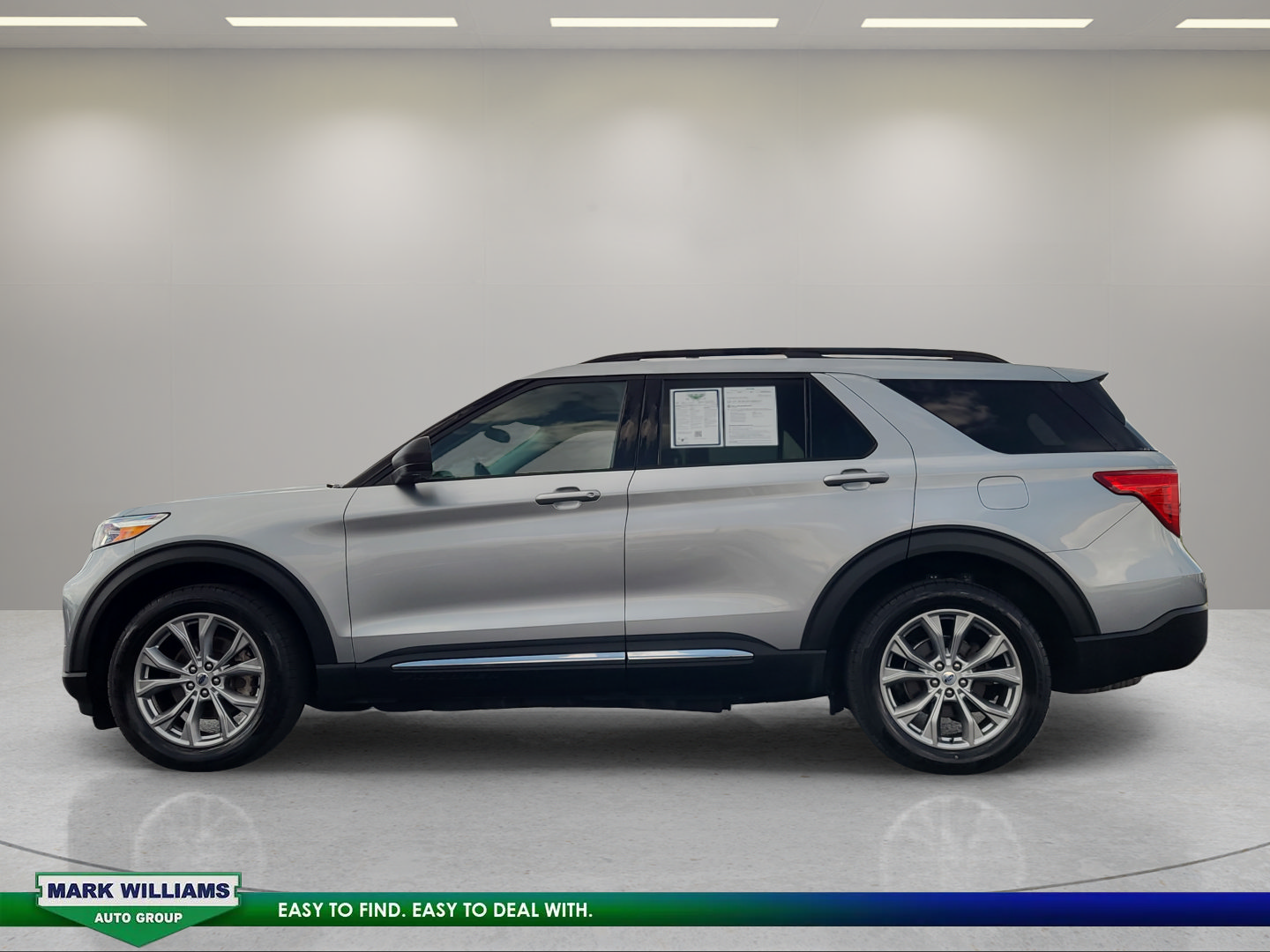 Certified 2023 Ford Explorer XLT w/ Equipment Group 202A AWD/4WD image 7