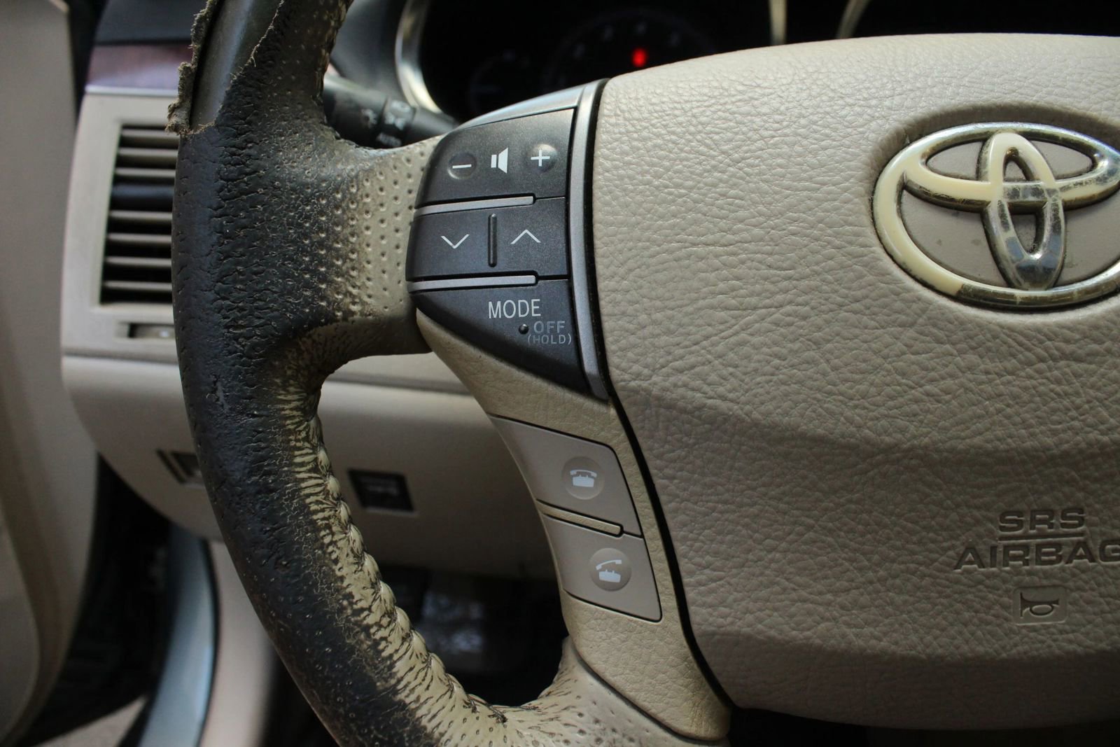 Used 2011 Toyota Avalon Limited FWD image 29