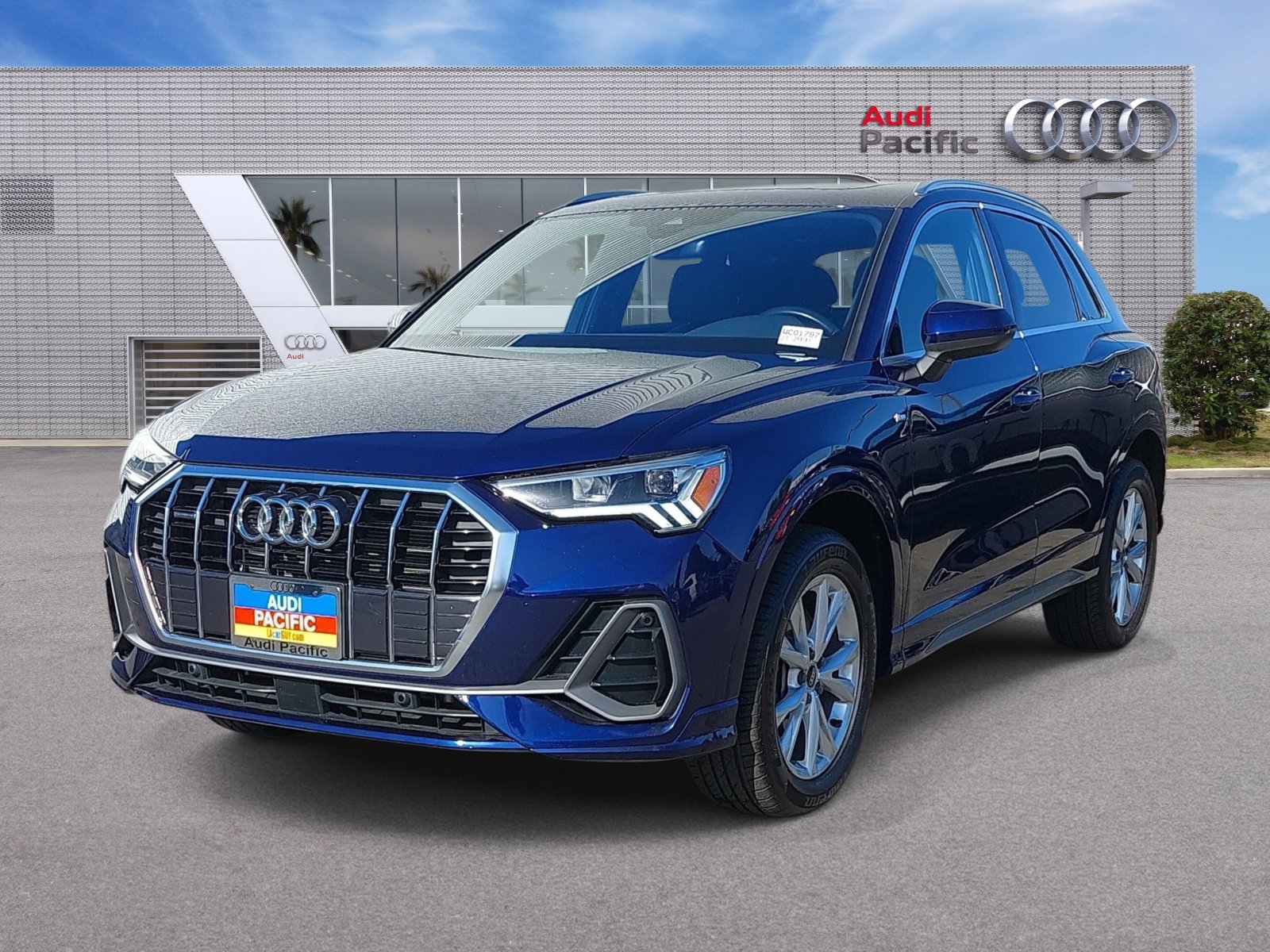 Used 2023 Audi Q3 2.0T Premium AWD/4WD image 1