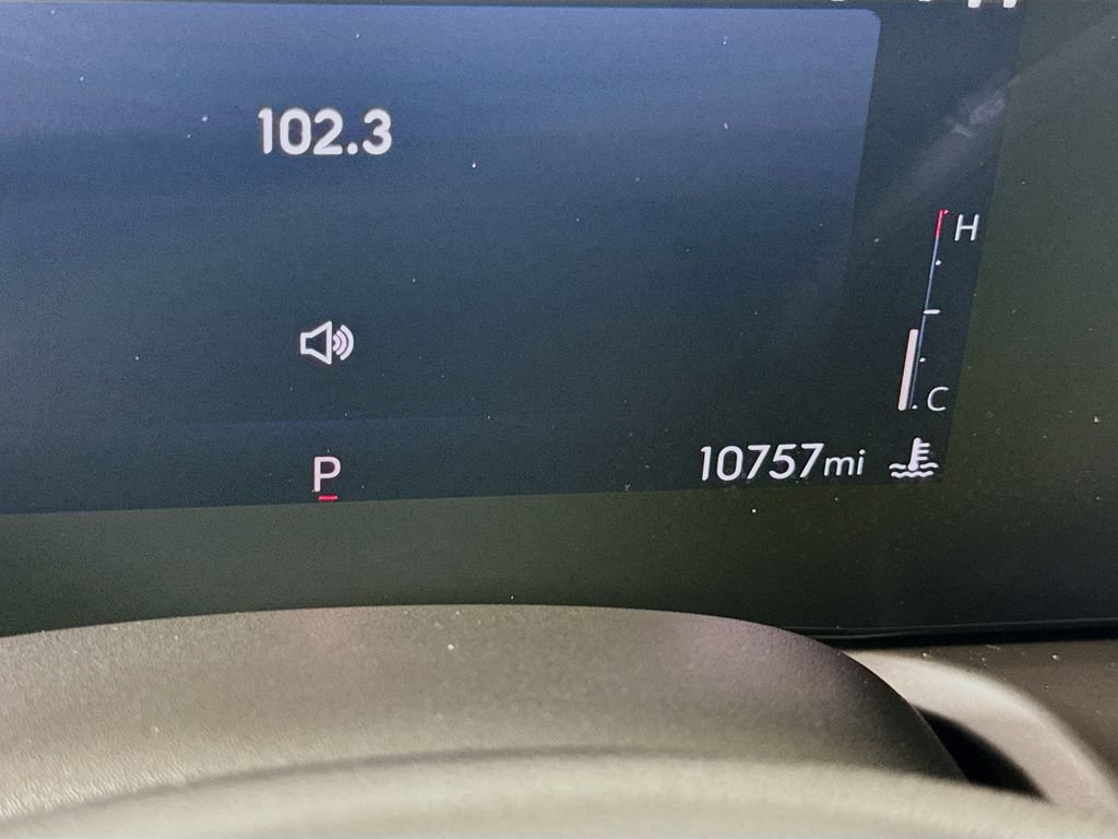 Used 2025 Buick Encore GX Sport Touring FWD image 12